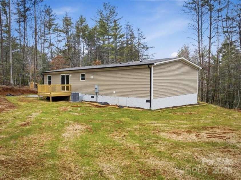 3160 Mariposa Lane, Morganton, NC 28655.  MLS# CAR4334327, YatesRealty ID 5777. 
