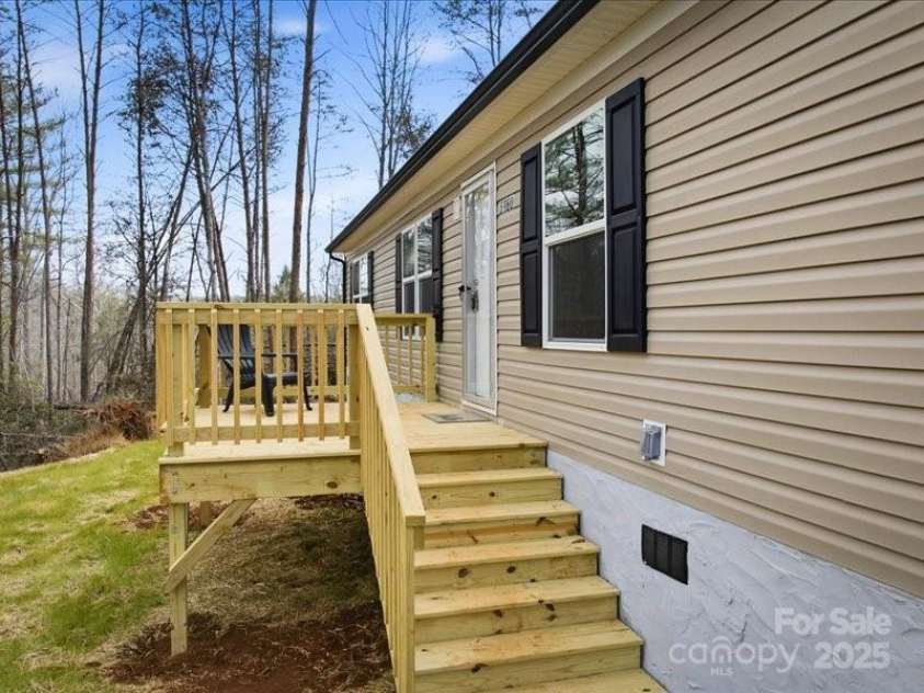 3160 Mariposa Lane, Morganton, NC 28655.  MLS# CAR4334327, YatesRealty ID 5777. 