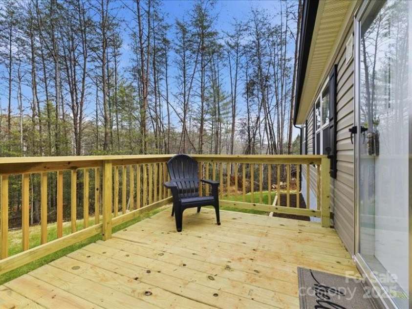 3160 Mariposa Lane, Morganton, NC 28655.  MLS# CAR4334327, YatesRealty ID 5777. 