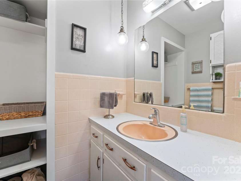 36984 B&C Carter Road, New London, NC 28127.  MLS# CAR4246178, YatesRealty ID 5777. Master half bathroom