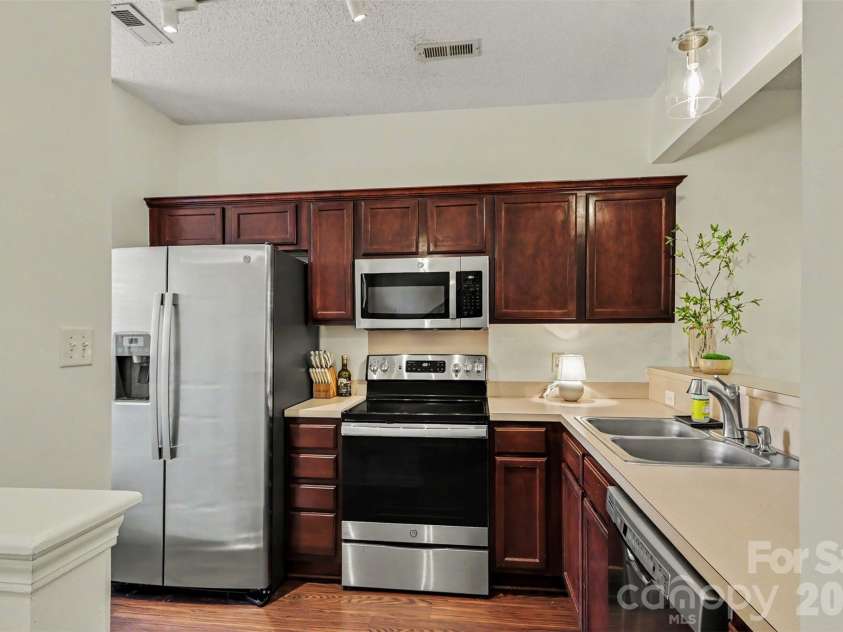 9120 Treyburn Drive, Charlotte, NC 28216.  MLS# CAR4426772, YatesRealty ID 57770. 