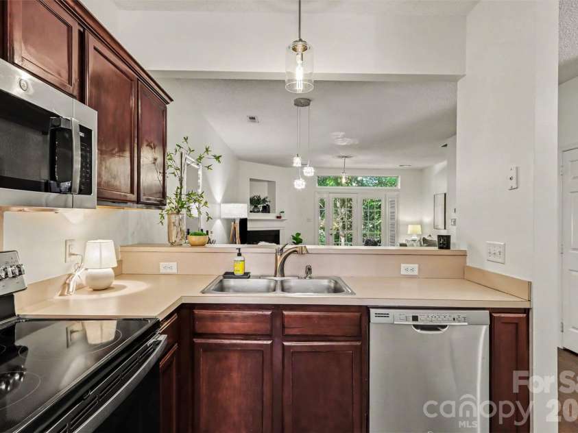 9120 Treyburn Drive, Charlotte, NC 28216.  MLS# CAR4426772, YatesRealty ID 57770. 