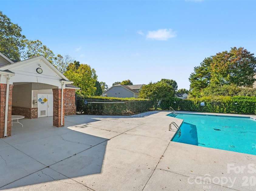 9120 Treyburn Drive, Charlotte, NC 28216.  MLS# CAR4426772, YatesRealty ID 57770. 