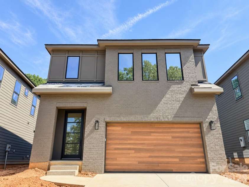725 28th Street, Charlotte, NC 28205.  MLS# CAR4435827, YatesRealty ID 57777. 