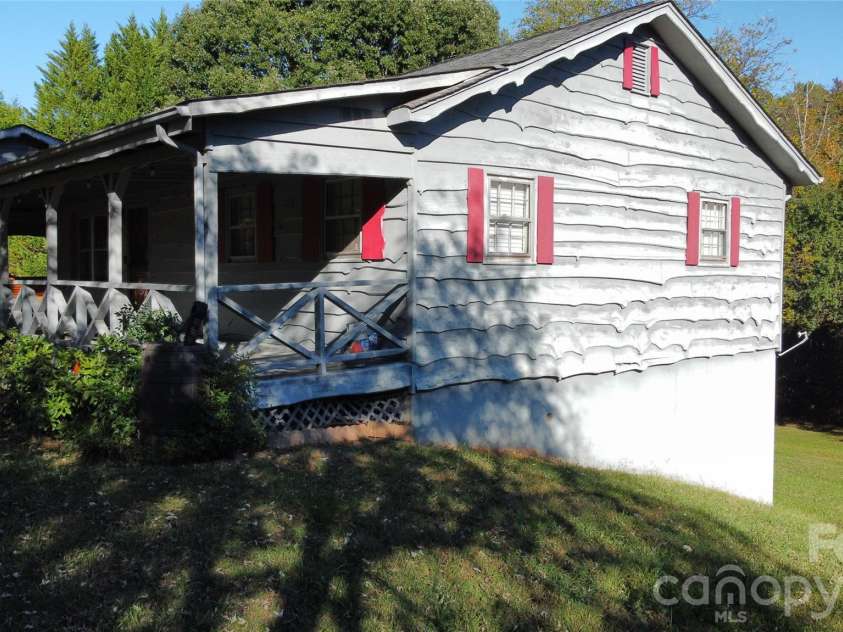2727 Haas Lane, Lenoir, NC 28645.  MLS# CAR4436149, YatesRealty ID 57778. 