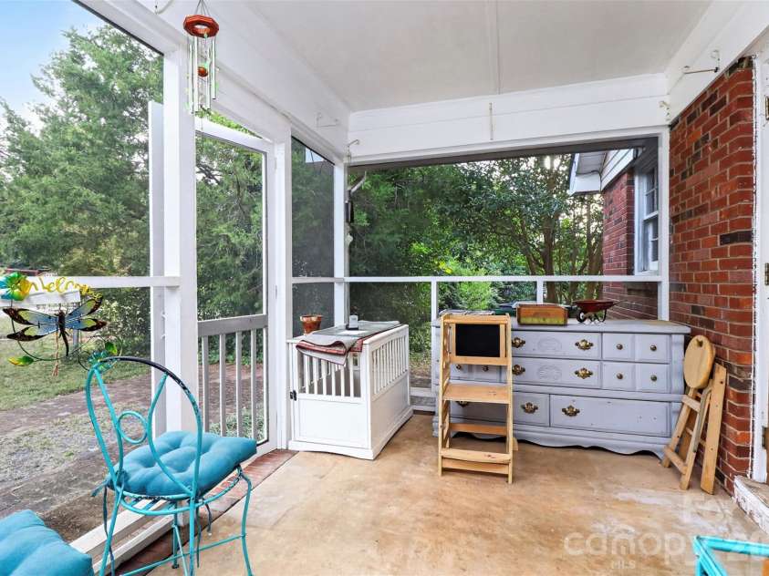 3206 Connecticut Avenue, Charlotte, NC 28205.  MLS# CAR4411320, YatesRealty ID 57779. 
