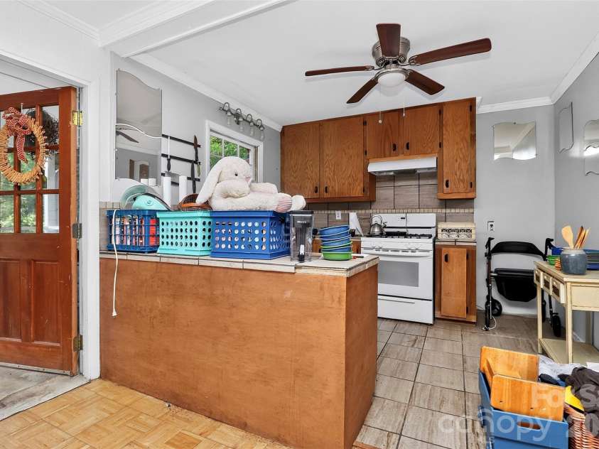 3206 Connecticut Avenue, Charlotte, NC 28205.  MLS# CAR4411320, YatesRealty ID 57779. 