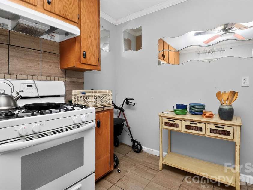3206 Connecticut Avenue, Charlotte, NC 28205.  MLS# CAR4411320, YatesRealty ID 57779. 