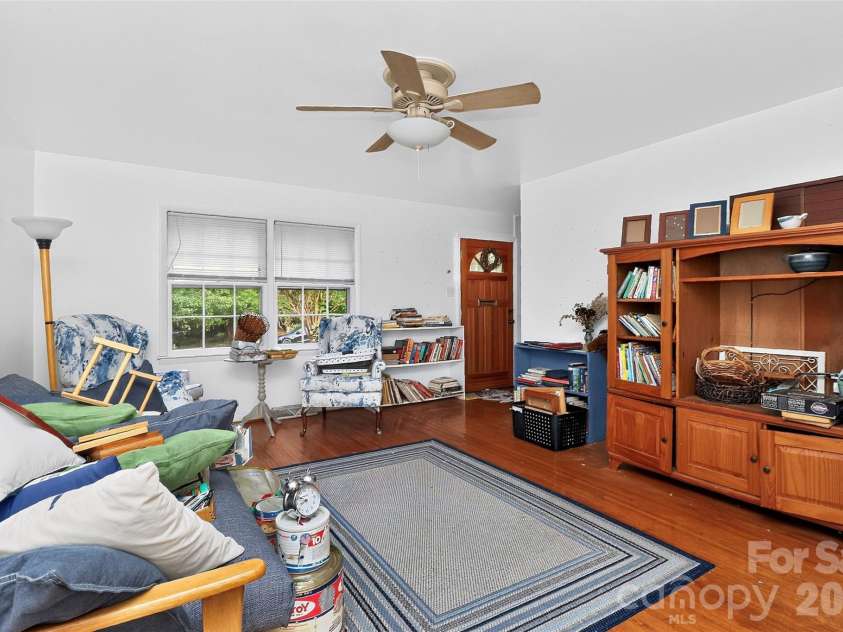 3206 Connecticut Avenue, Charlotte, NC 28205.  MLS# CAR4411320, YatesRealty ID 57779. 