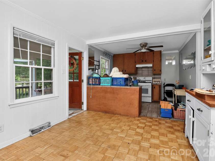 3206 Connecticut Avenue, Charlotte, NC 28205.  MLS# CAR4411320, YatesRealty ID 57779. 