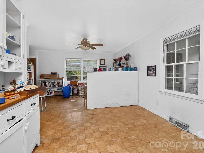 3206 Connecticut Avenue, Charlotte, NC 28205.  MLS# CAR4411320, YatesRealty ID 57779. 