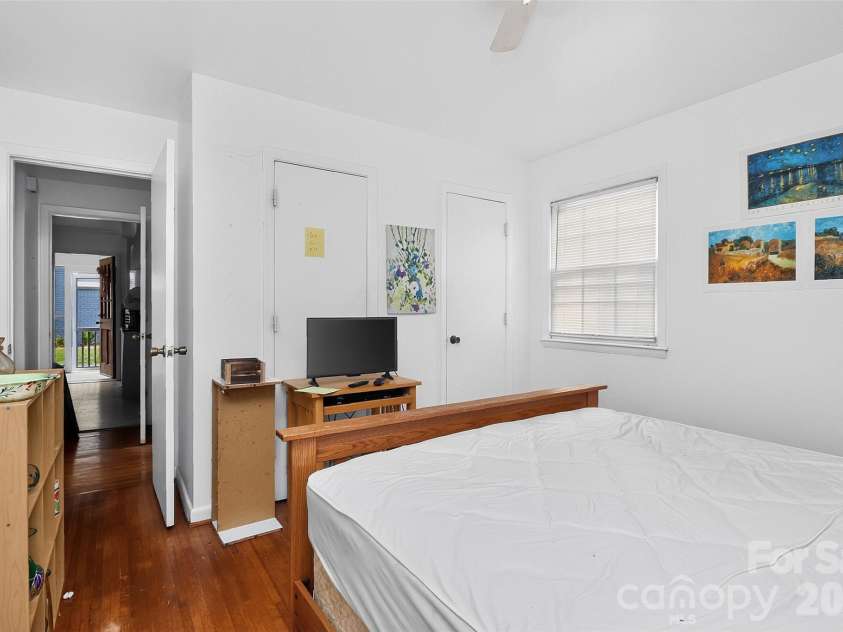 3206 Connecticut Avenue, Charlotte, NC 28205.  MLS# CAR4411320, YatesRealty ID 57779. 