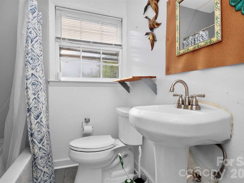 3206 Connecticut Avenue, Charlotte, NC 28205.  MLS# CAR4411320, YatesRealty ID 57779. 