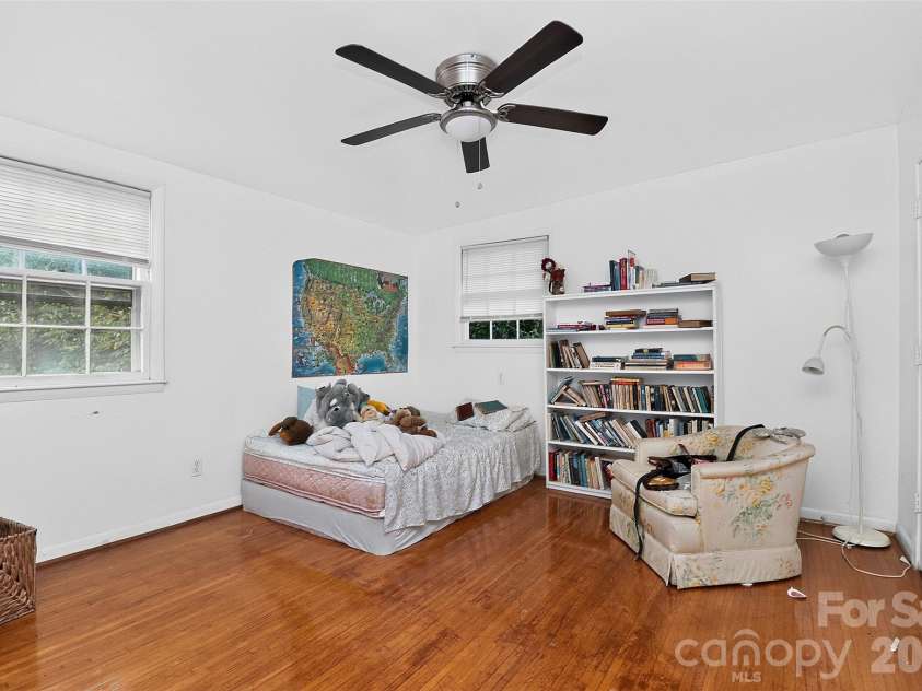3206 Connecticut Avenue, Charlotte, NC 28205.  MLS# CAR4411320, YatesRealty ID 57779. 