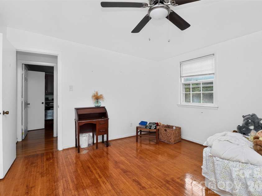 3206 Connecticut Avenue, Charlotte, NC 28205.  MLS# CAR4411320, YatesRealty ID 57779. 