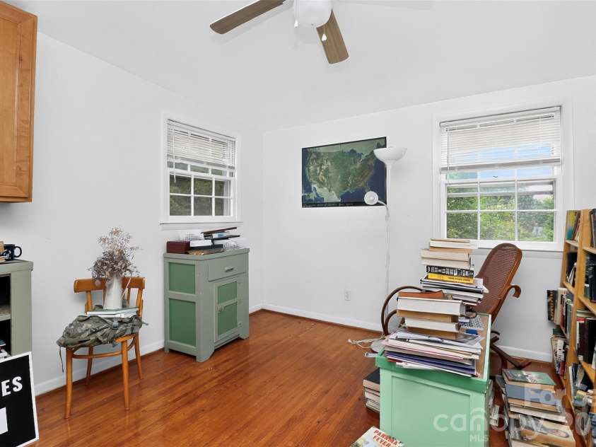 3206 Connecticut Avenue, Charlotte, NC 28205.  MLS# CAR4411320, YatesRealty ID 57779. 