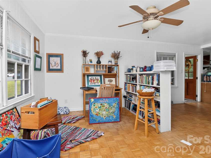 3206 Connecticut Avenue, Charlotte, NC 28205.  MLS# CAR4411320, YatesRealty ID 57779. 