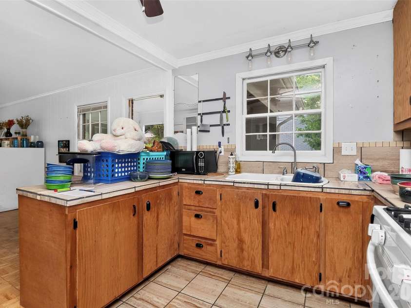 3206 Connecticut Avenue, Charlotte, NC 28205.  MLS# CAR4411320, YatesRealty ID 57779. 