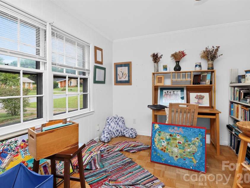 3206 Connecticut Avenue, Charlotte, NC 28205.  MLS# CAR4411320, YatesRealty ID 57779. 