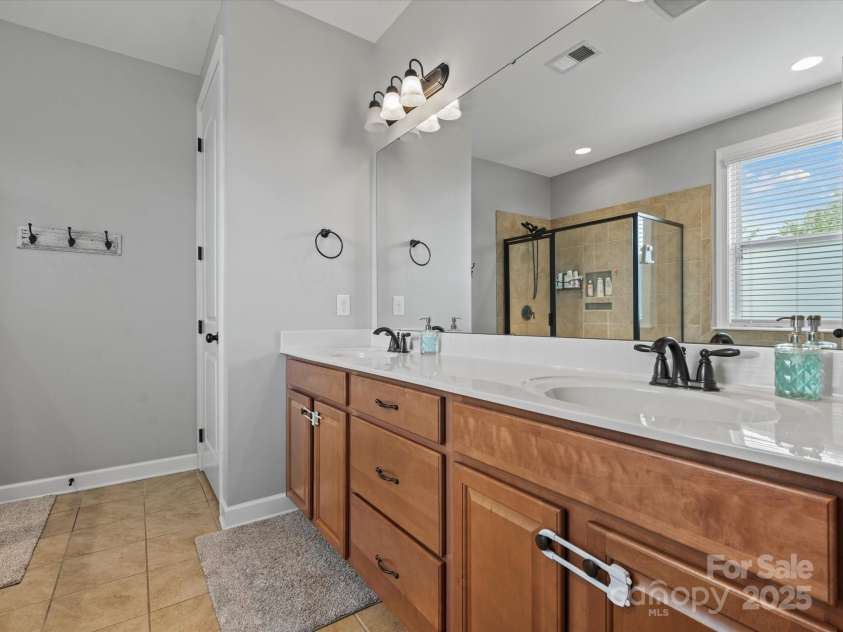 1419 Imperial Court Imperial Court, York, SC 29745.  MLS# CAR4203261, YatesRealty ID 5778. Double sinks