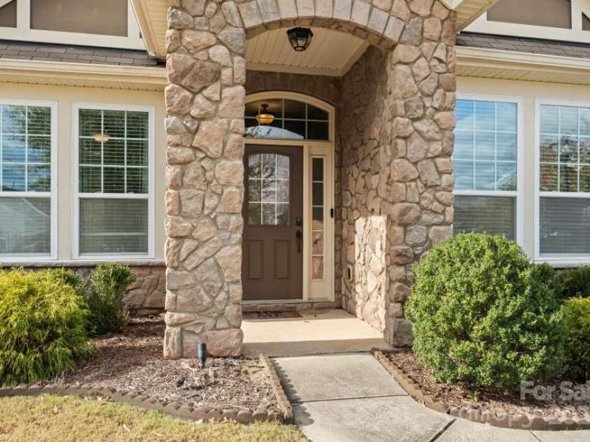 1419 Imperial Court Imperial Court, York, SC 29745.  MLS# CAR4203261, YatesRealty ID 5778. Stone accents on the front