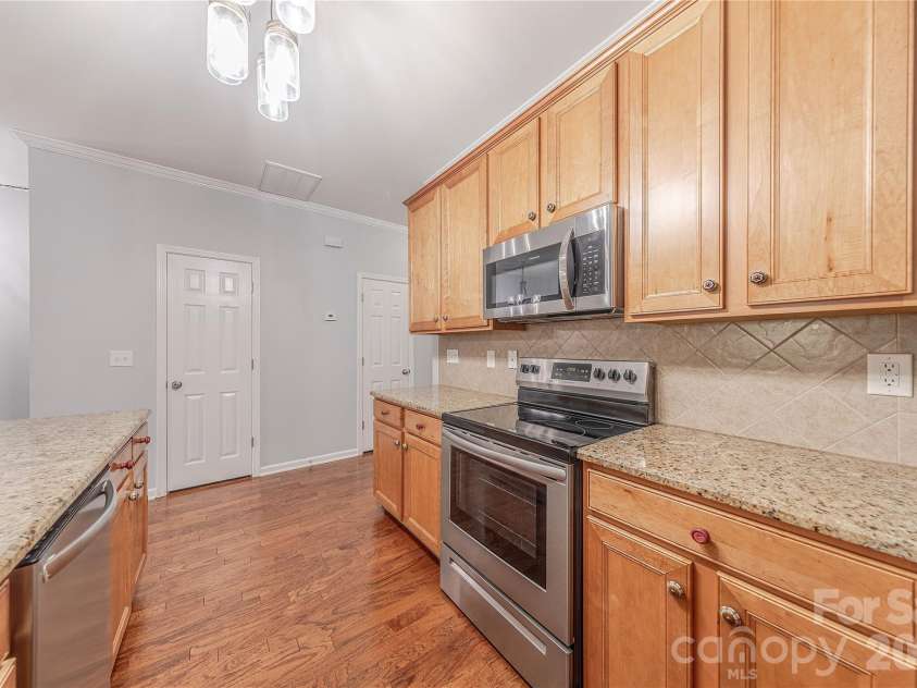 2147 Midnight Blue Lane, Fort Mill, SC 29708.  MLS# CAR4340117, YatesRealty ID 5778. Ample 42