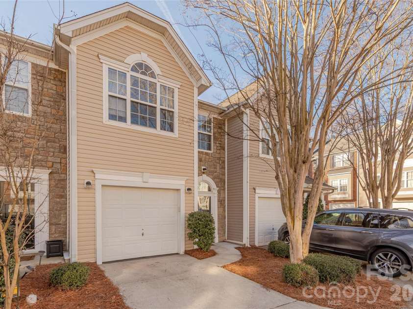 2147 Midnight Blue Lane, Fort Mill, SC 29708.  MLS# CAR4340117, YatesRealty ID 5778. Attached 1 Car Garage