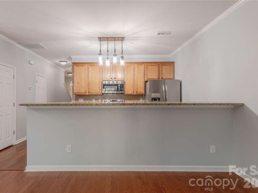 2147 Midnight Blue Lane, Fort Mill, SC 29708.  MLS# CAR4340117, YatesRealty ID 5778. Bar Top Dining