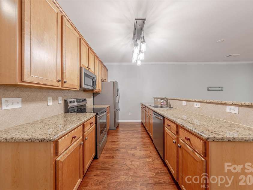 2147 Midnight Blue Lane, Fort Mill, SC 29708.  MLS# CAR4340117, YatesRealty ID 5778. Kitchen