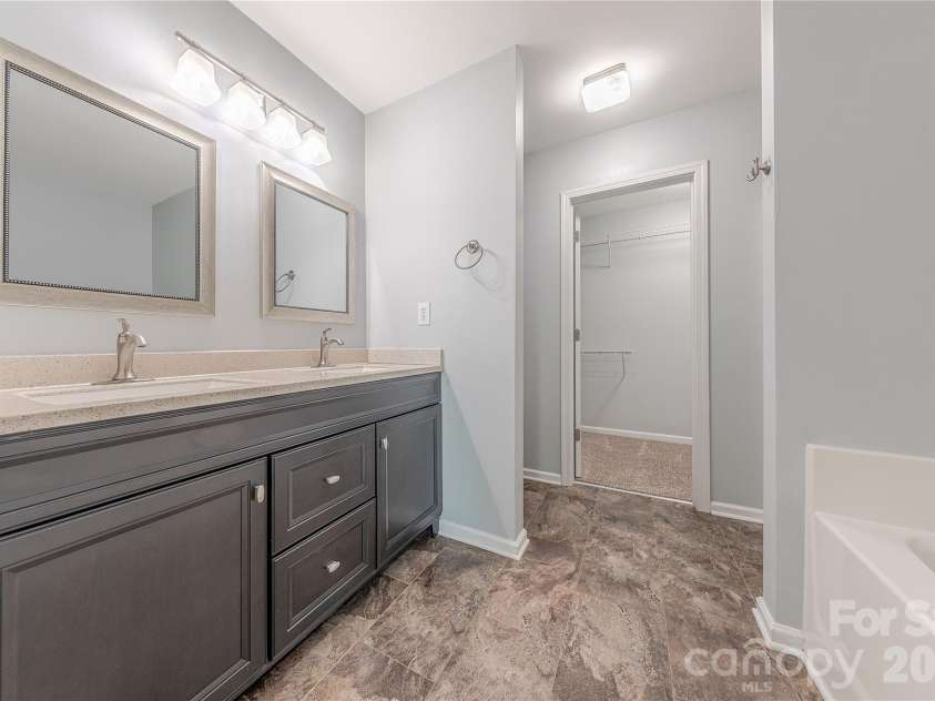 2147 Midnight Blue Lane, Fort Mill, SC 29708.  MLS# CAR4340117, YatesRealty ID 5778. Primary Bath