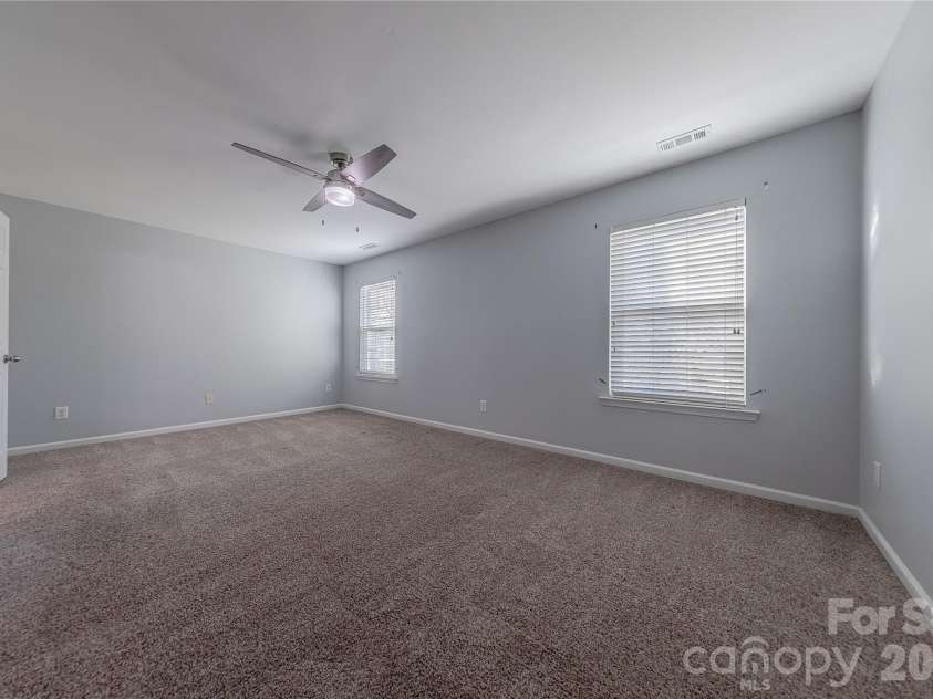 2147 Midnight Blue Lane, Fort Mill, SC 29708.  MLS# CAR4340117, YatesRealty ID 5778. Primary Suite