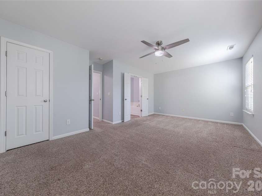 2147 Midnight Blue Lane, Fort Mill, SC 29708.  MLS# CAR4340117, YatesRealty ID 5778. Primary Suite