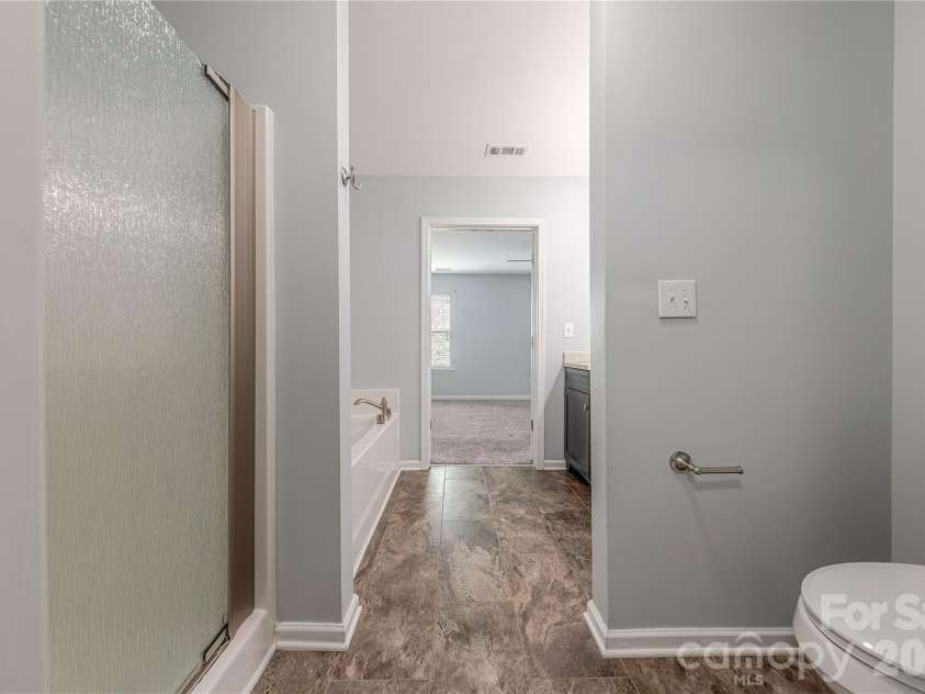 2147 Midnight Blue Lane, Fort Mill, SC 29708.  MLS# CAR4340117, YatesRealty ID 5778. Walk-In Closet