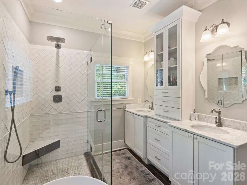 5919 Creola Road, Charlotte, NC 28270.  MLS# CAR4435518, YatesRealty ID 57786. Primary Bath