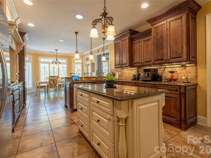000 Main Street, Kings Mountain, NC 28086.  MLS# CAR4435034, YatesRealty ID 57787. Kitchen-Center Island