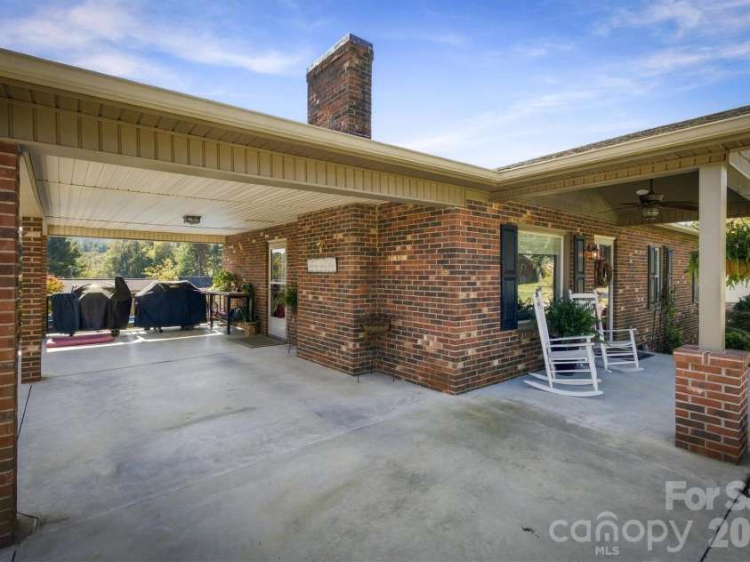 343 Spruce Avenue, Hudson, NC 28638.  MLS# CAR4428989, YatesRealty ID 57789. 