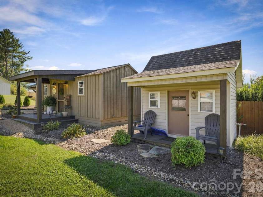 343 Spruce Avenue, Hudson, NC 28638.  MLS# CAR4428989, YatesRealty ID 57789. 