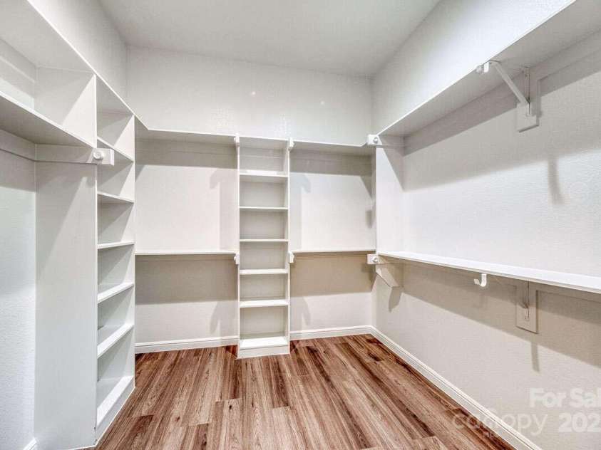 000 Ridgecrest Road, Locust, NC 28097.  MLS# CAR4218874, YatesRealty ID 5779. Walk in closet