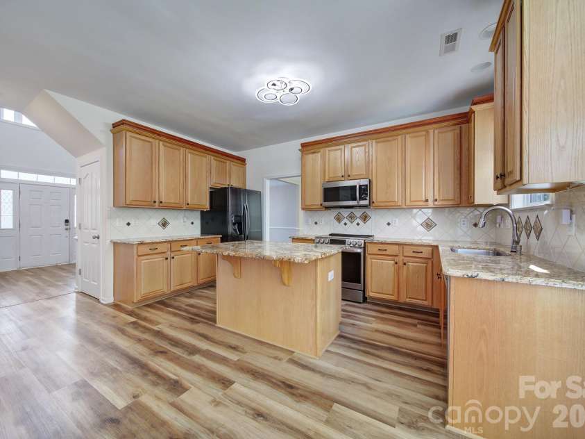 2523 Legacy Park Boulevard, Fort Mill, SC 29707.  MLS# CAR4434645, YatesRealty ID 57794. 