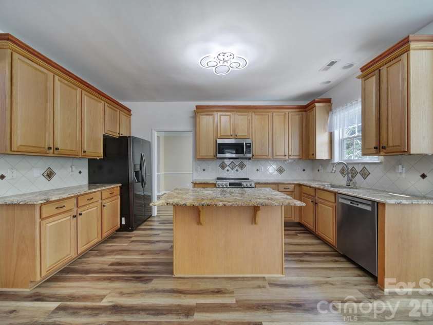 2523 Legacy Park Boulevard, Fort Mill, SC 29707.  MLS# CAR4434645, YatesRealty ID 57794. 