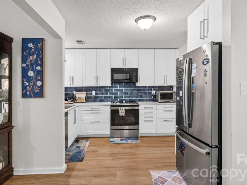 1702 Renard Ridge Road, Charlotte, NC 28212.  MLS# CAR4435819, YatesRealty ID 57797. 