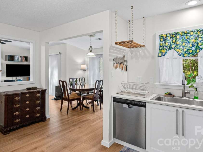1702 Renard Ridge Road, Charlotte, NC 28212.  MLS# CAR4435819, YatesRealty ID 57797. 
