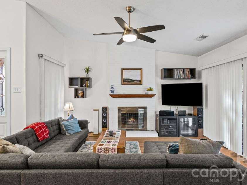 1702 Renard Ridge Road, Charlotte, NC 28212.  MLS# CAR4435819, YatesRealty ID 57797. 