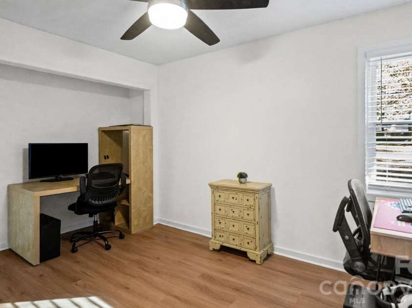 1702 Renard Ridge Road, Charlotte, NC 28212.  MLS# CAR4435819, YatesRealty ID 57797. 