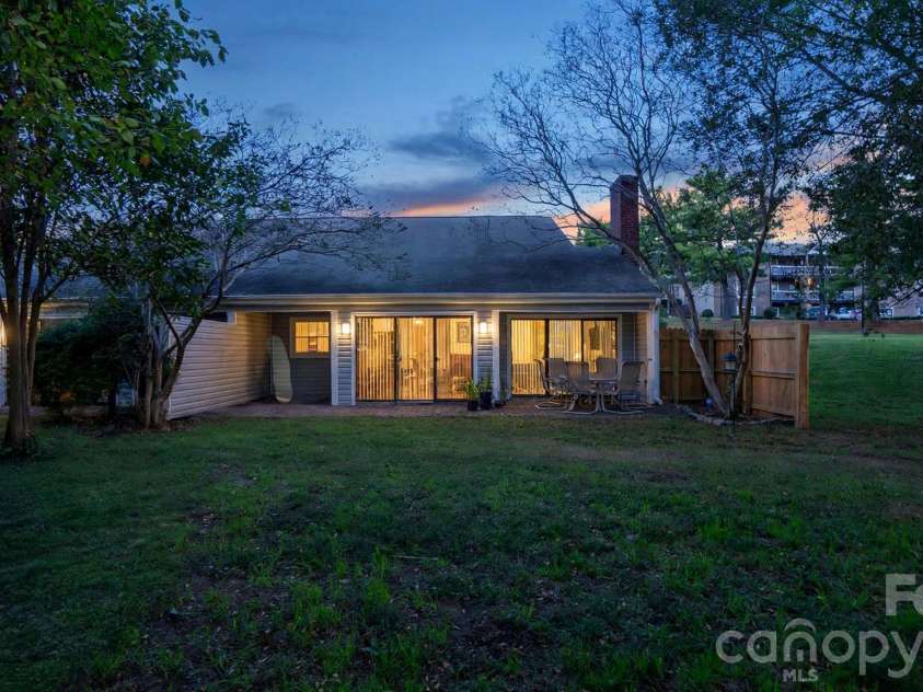 1702 Renard Ridge Road, Charlotte, NC 28212.  MLS# CAR4435819, YatesRealty ID 57797. 