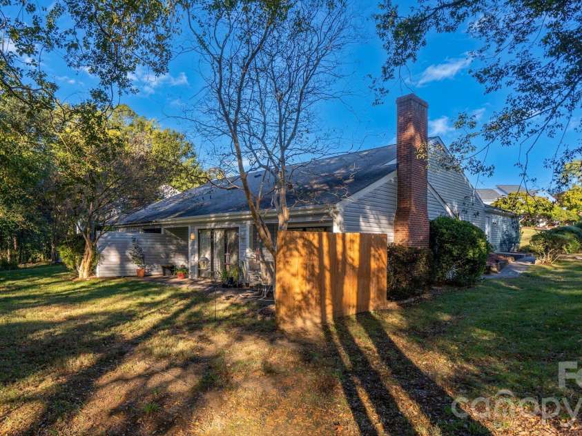 1702 Renard Ridge Road, Charlotte, NC 28212.  MLS# CAR4435819, YatesRealty ID 57797. 