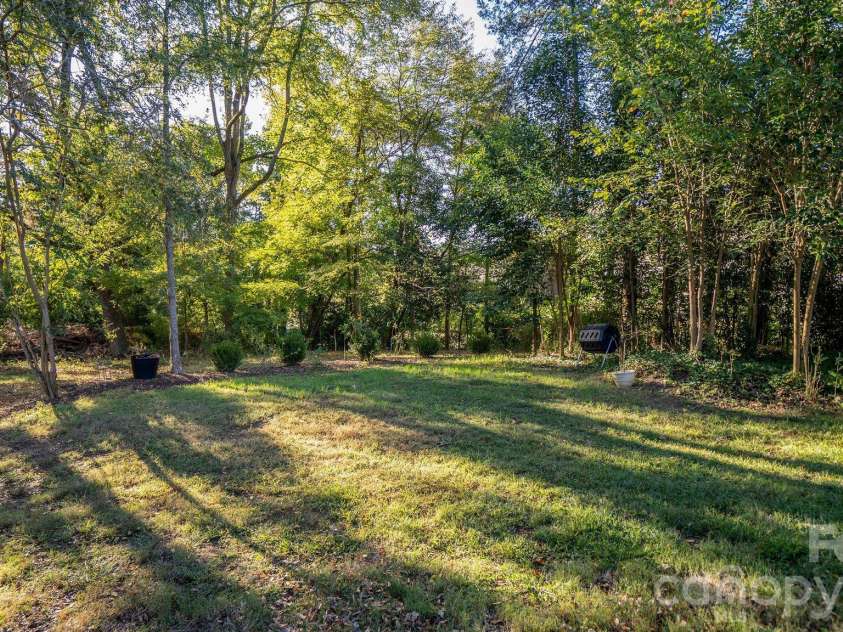 1702 Renard Ridge Road, Charlotte, NC 28212.  MLS# CAR4435819, YatesRealty ID 57797. 