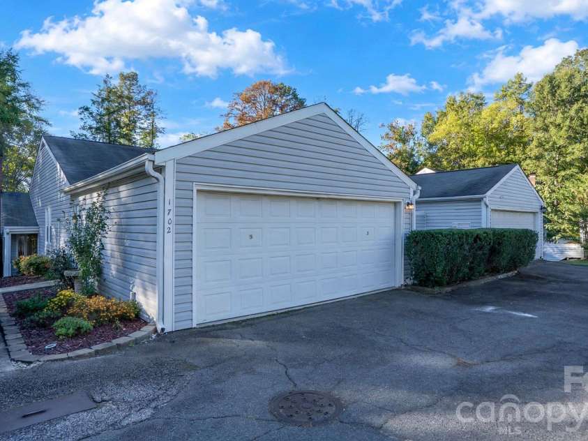 1702 Renard Ridge Road, Charlotte, NC 28212.  MLS# CAR4435819, YatesRealty ID 57797. 