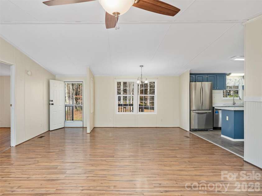 105 Satinwood Drive, Burnsville, NC 28714.  MLS# CAR4329314, YatesRealty ID 578. 