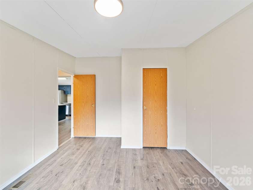 105 Satinwood Drive, Burnsville, NC 28714.  MLS# CAR4329314, YatesRealty ID 578. 